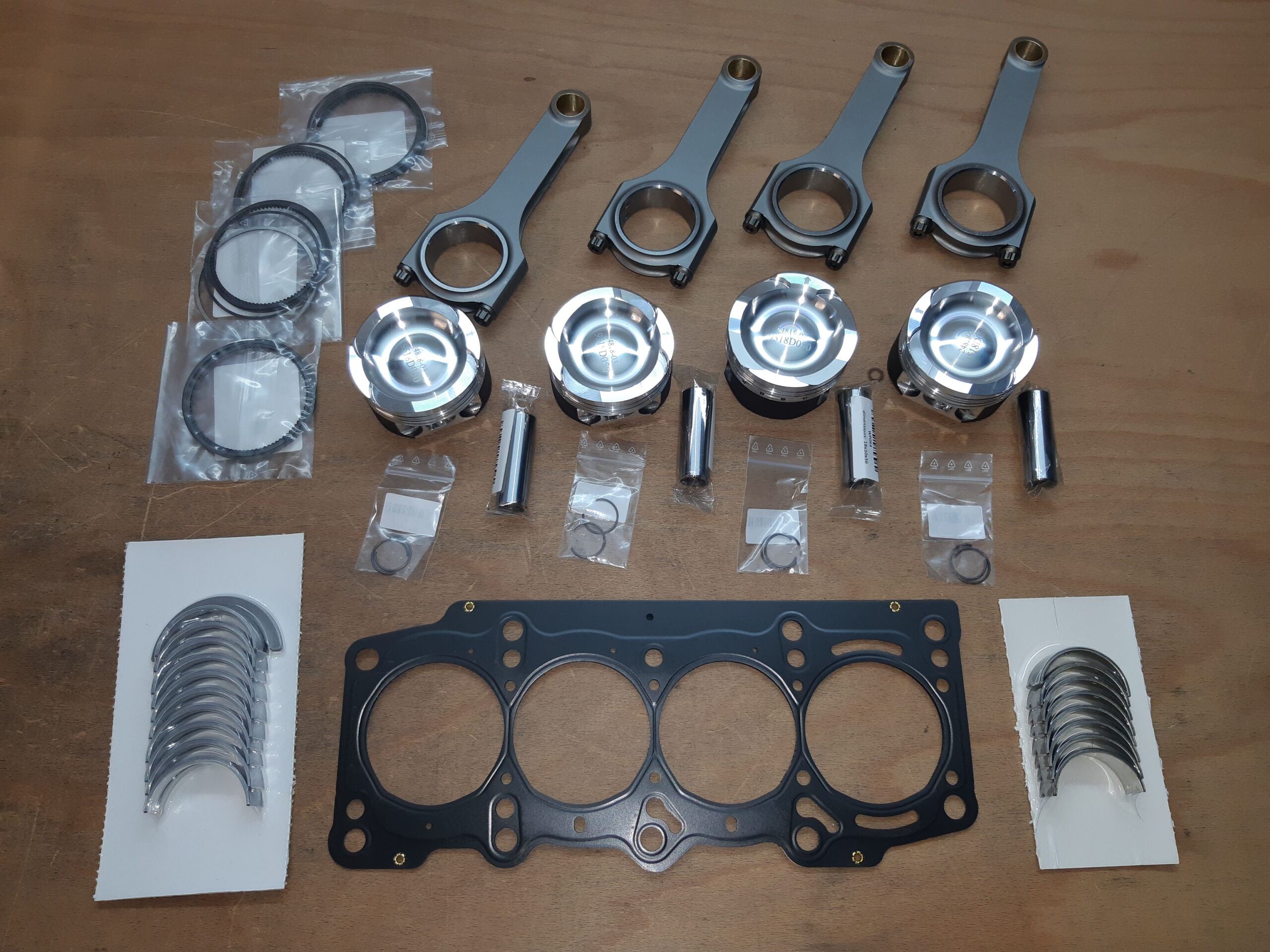 R2Z/WOSSNER - KIT MOTORE PERFORMANCE V2 BIELLE H-BEAM + PISTONI 1.4 TJET - 1.4 MULTIAIR