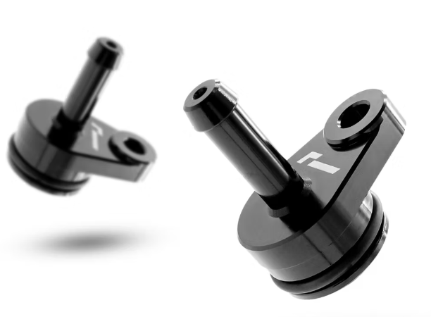 RACINGLINE - RACCORDO PER LIQUIDO DI RAFFREDDAMENTO S3 8V / GOLF 7 GTI / GOLF 8 R / LEON 3 CUPRA / TT MK3